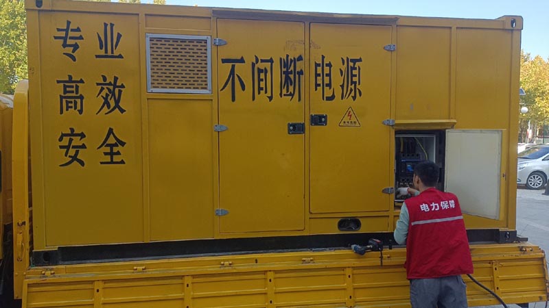 泊头柴油发电机组和UPS电源配合使用时，如何避免切换过程中的电力中断？