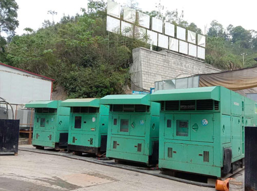 泊头先进的应急发电机系统中智能监测和控制系统如何确保电压稳定？